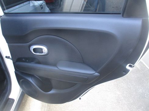 Used 2016 Kia Soul image 10