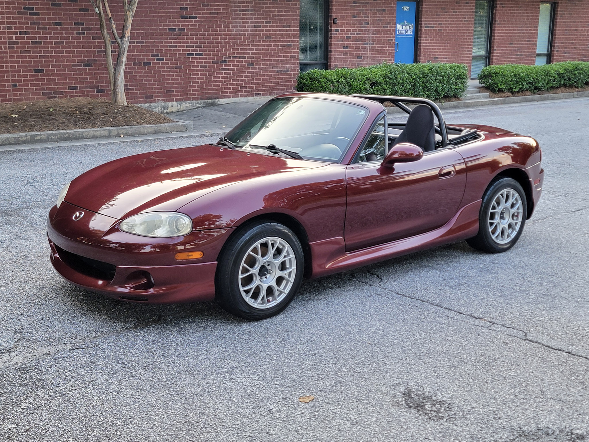 Used 2003 MAZDA MX-5 Miata UNAVAIL RWD image 2