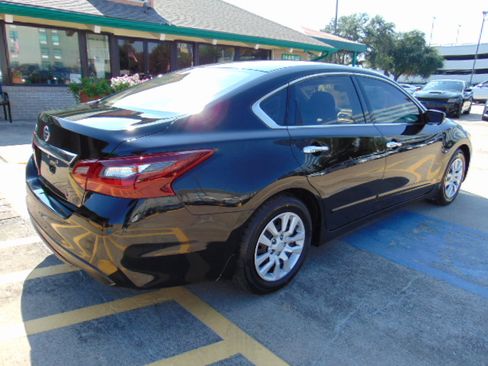 Used 2018 Nissan Altima 2.5 S image 9
