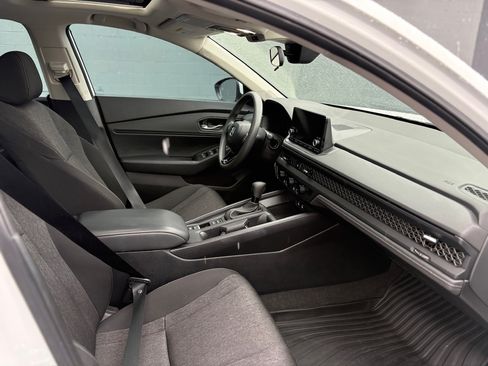 Used 2023 Honda Accord EX image 10