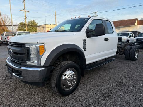 Used 2017 Ford F550 image 1