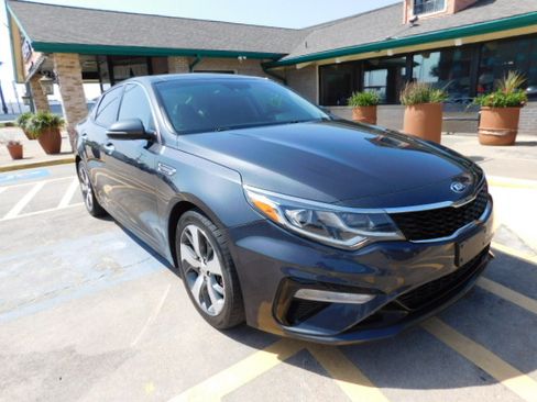 Used 2019 Kia Optima S FWD image 1