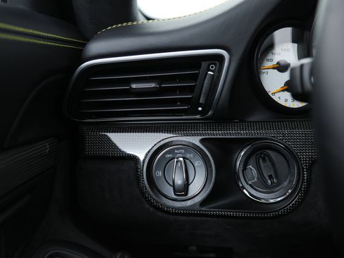 Used 2018 Porsche 911 GT2 RS image 17