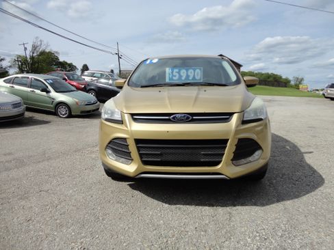 Used 2014 Ford Escape 4WD SE image 2
