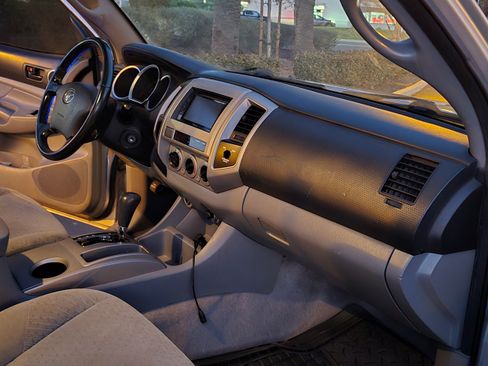 Used 2007 Toyota Tacoma PreRunner image 24