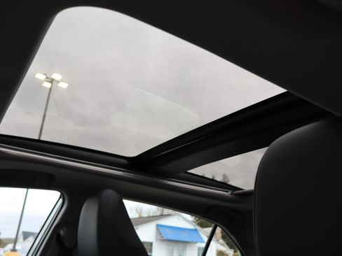 Used 2020 Toyota Camry XLE image 36