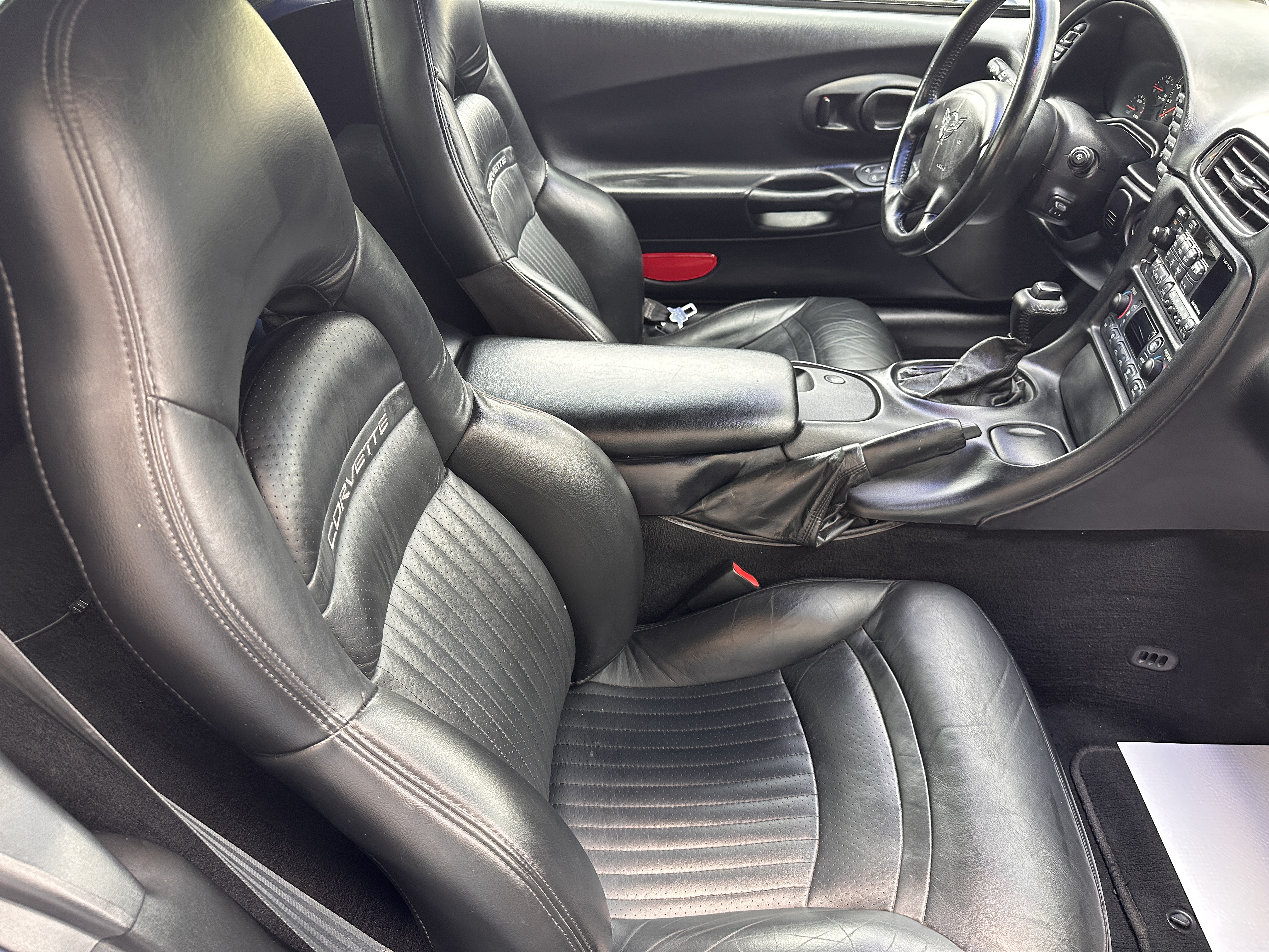 Used 1999 Chevrolet Corvette Convertible RWD image 12
