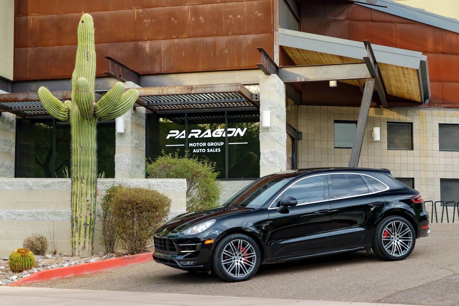 Used 2015 Porsche Macan Turbo AWD/4WD image 1