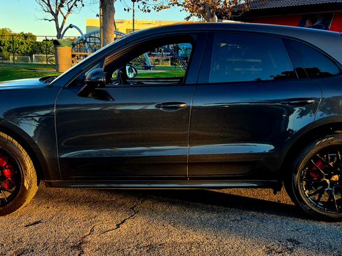 Used 2018 Porsche Macan GTS image 8