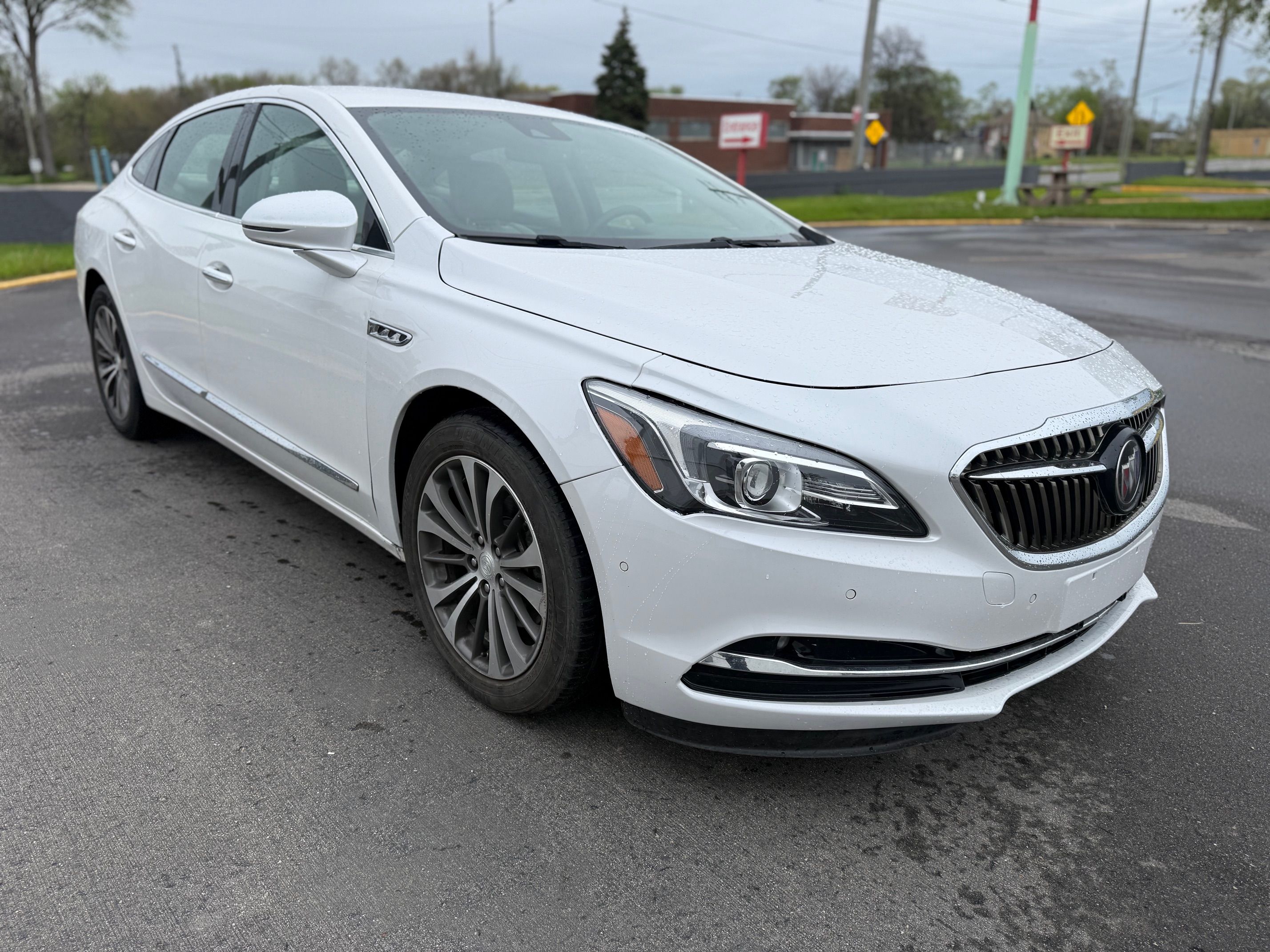 Used 2017 Buick LaCrosse Premium FWD image 1