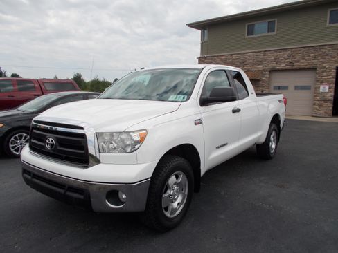 Used 2013 Toyota Tundra 4x4 Double Cab w/ SR5 & TRD image 1