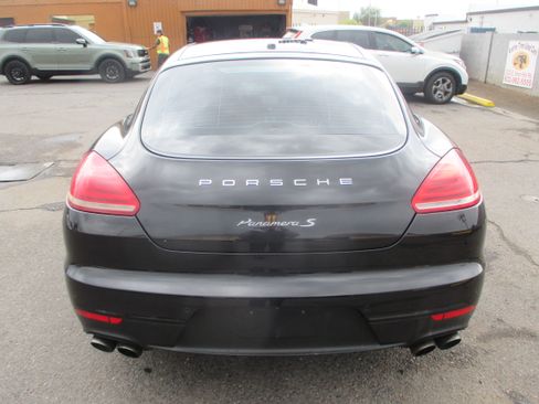 Used 2014 Porsche Panamera S image 6