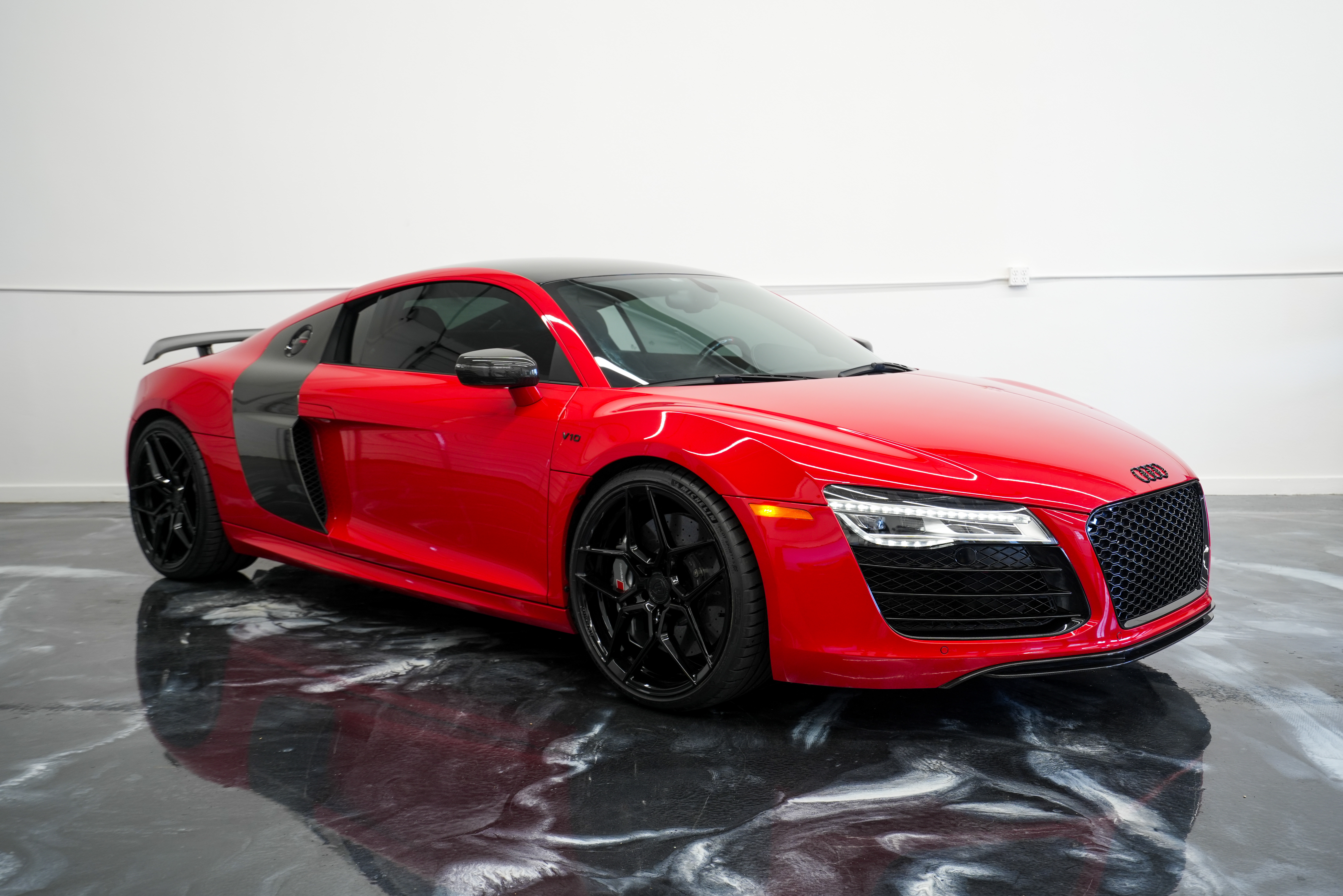Used 2014 Audi R8 V10 plus Coupe AWD/4WD image 3