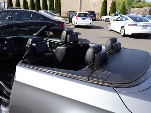 Used 2009 BMW M3 Convertible RWD image 3