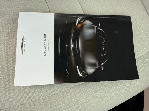 Used 2016 Chrysler 200 Limited image 19