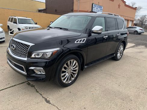 Used 2015 INFINITI QX80 Luxe image 2