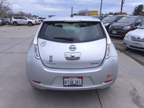 Used 2017 Nissan Leaf S image 6