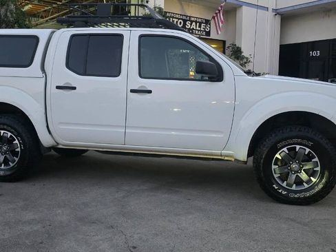 Used 2016 Nissan Frontier 4X4 Crew Cab SV w/ Sport Pkg image 4
