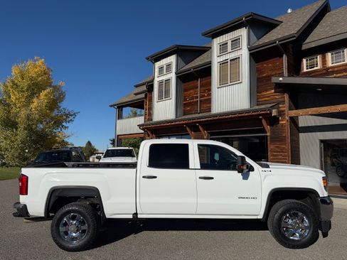 Used 2018 GMC Sierra 2500 SLE image 7