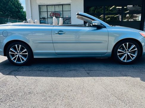 Used 2013 Volvo C70 T5 FWD image 3