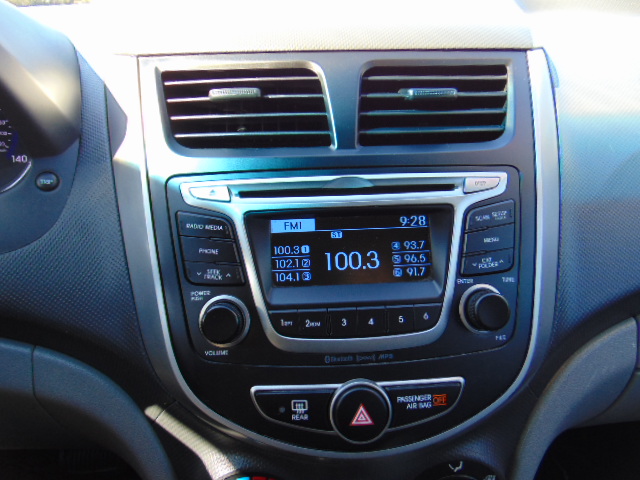 Used 2017 Hyundai Accent SE Sedan FWD image 12