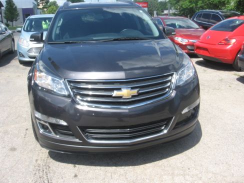 Used 2016 Chevrolet Traverse AWD LT w/ 1LT image 2