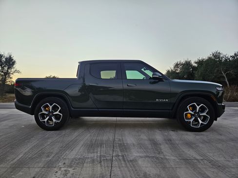 Used 2022 Rivian R1T Launch Edition image 8