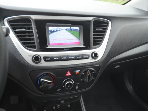 Used 2022 Hyundai Accent SE image 17