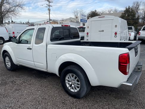 Used 2019 Nissan Frontier image 3