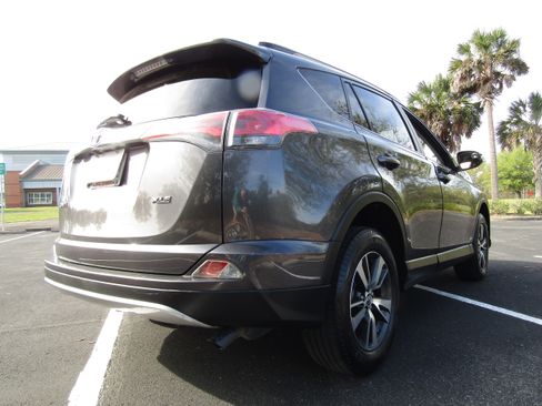 Used 2017 Toyota RAV4 XLE image 5