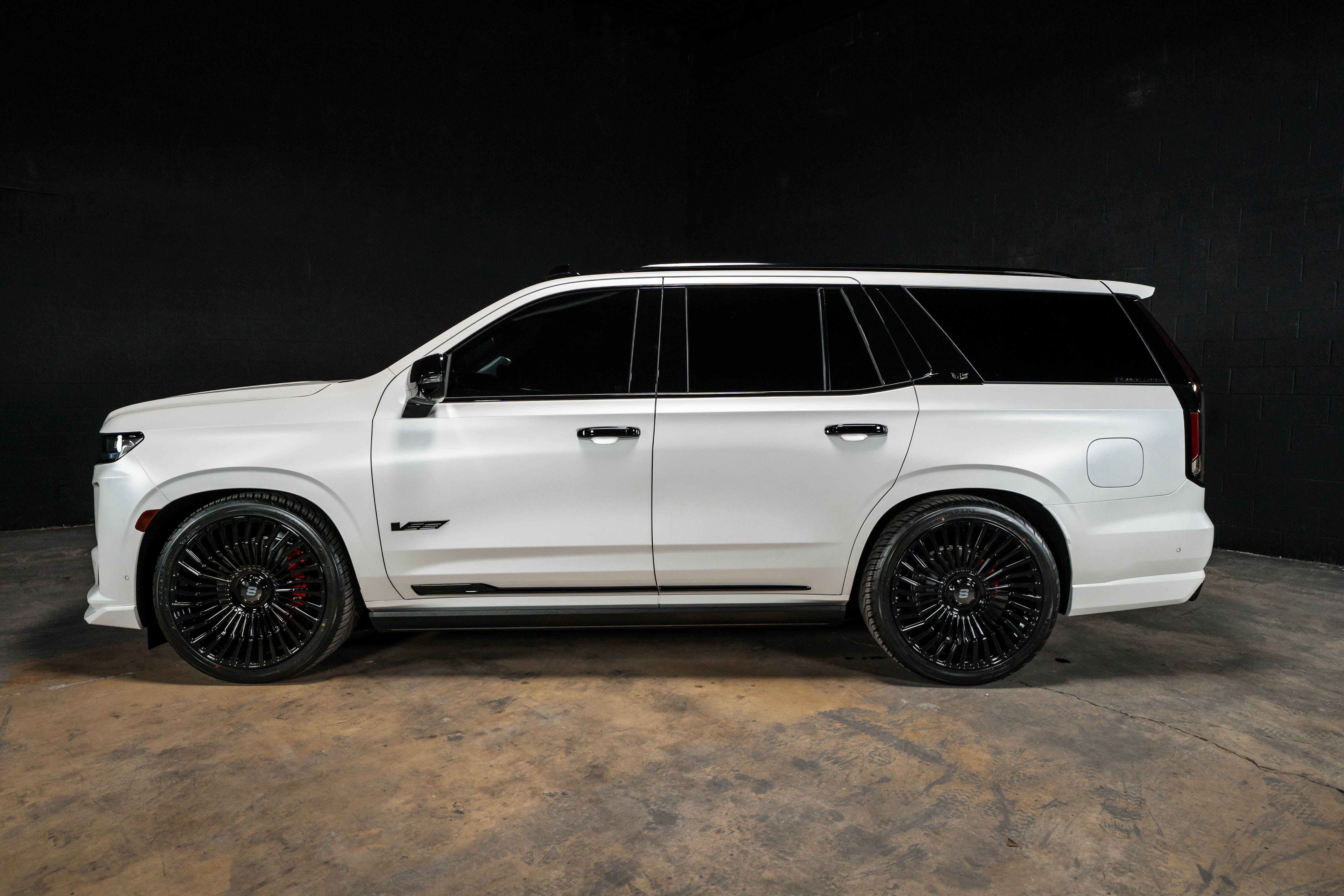 Used 2023 Cadillac Escalade V AWD/4WD image 2