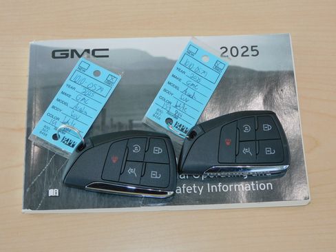 Certified 2025 GMC Acadia Elevation image 33