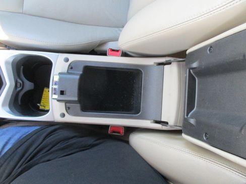 Used 2012 Cadillac SRX Luxury image 59