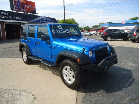 Used 2015 Jeep Wrangler 4WD Unlimited Sport image 16