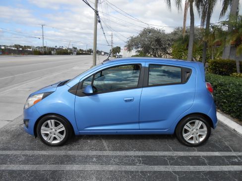 Used 2014 Chevrolet Spark LT image 2