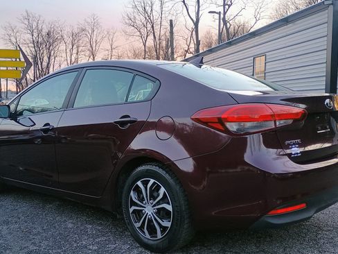 Used 2017 Kia Forte LX image 6