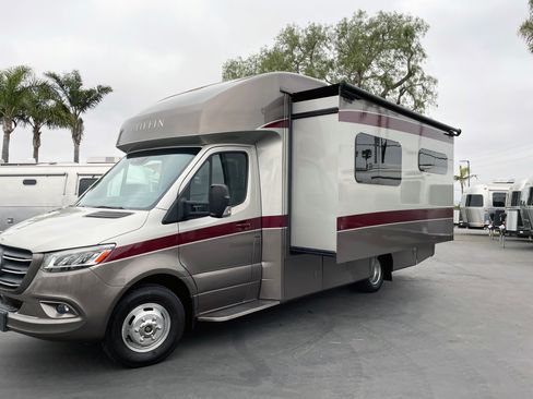 Used 2020 Mercedes-Benz Sprinter 4500 image 51