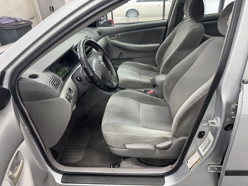 Used 2005 Toyota Corolla CE image 10