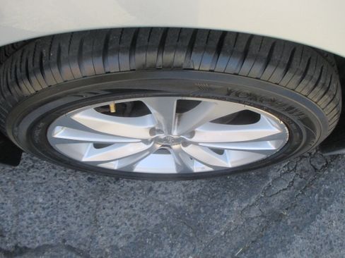 Used 2014 Subaru Legacy 3.6R Limited AWD/4WD image 17