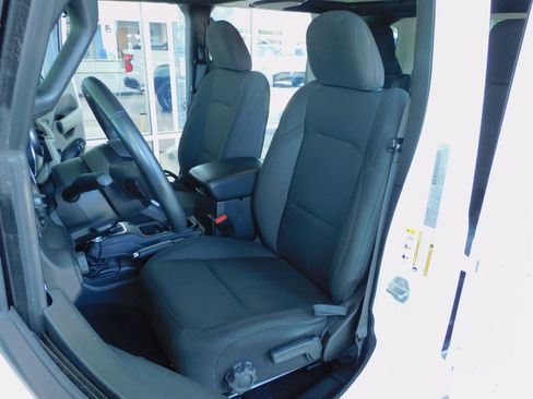 Used 2019 Jeep Wrangler 4WD Unlimited Sport image 16