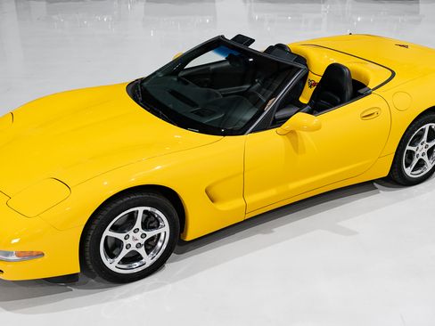 Used 2002 Chevrolet Corvette image 19