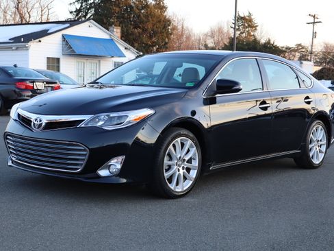 Used 2013 Toyota Avalon XLE Touring image 4