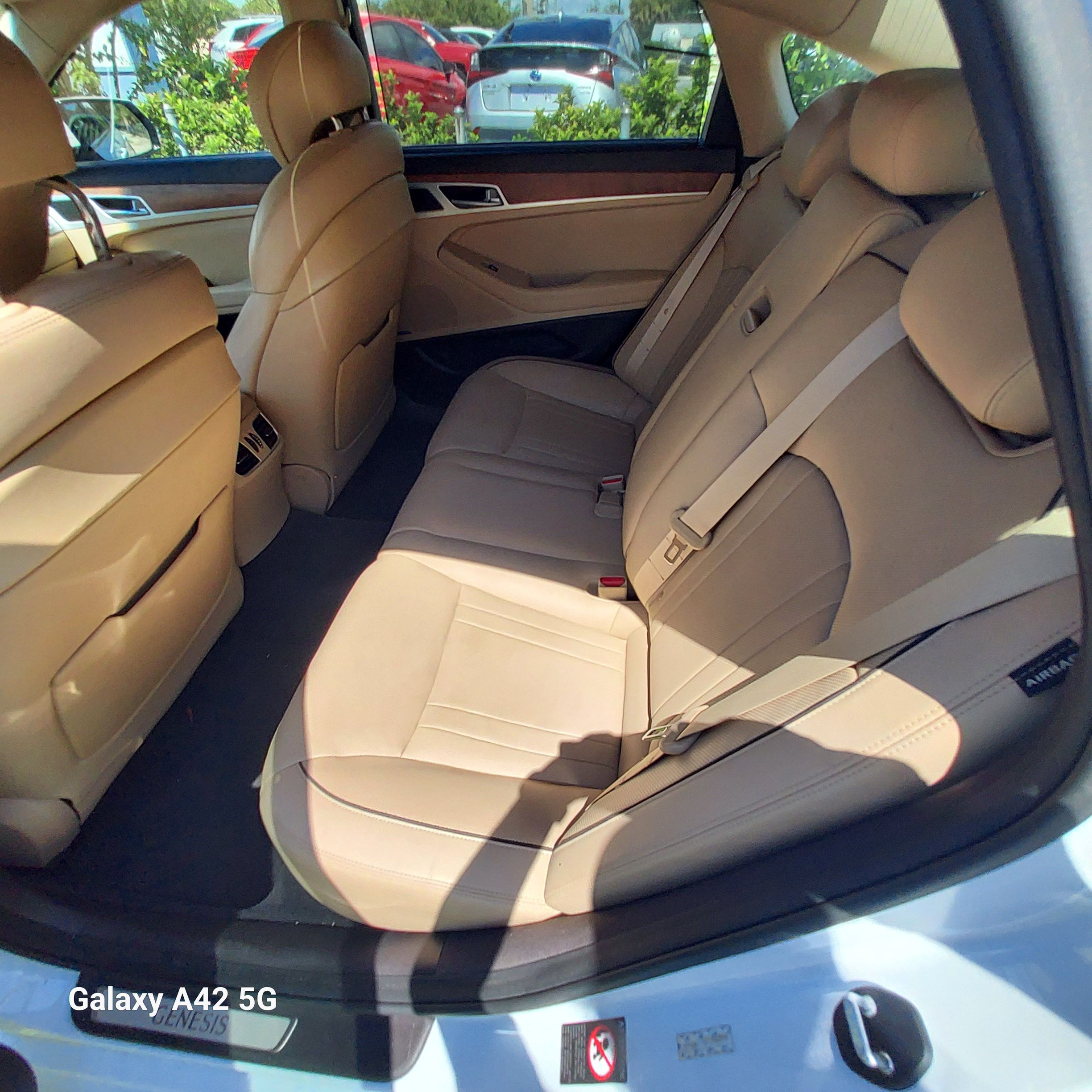 Used 2015 Hyundai Genesis 5.0 RWD image 7