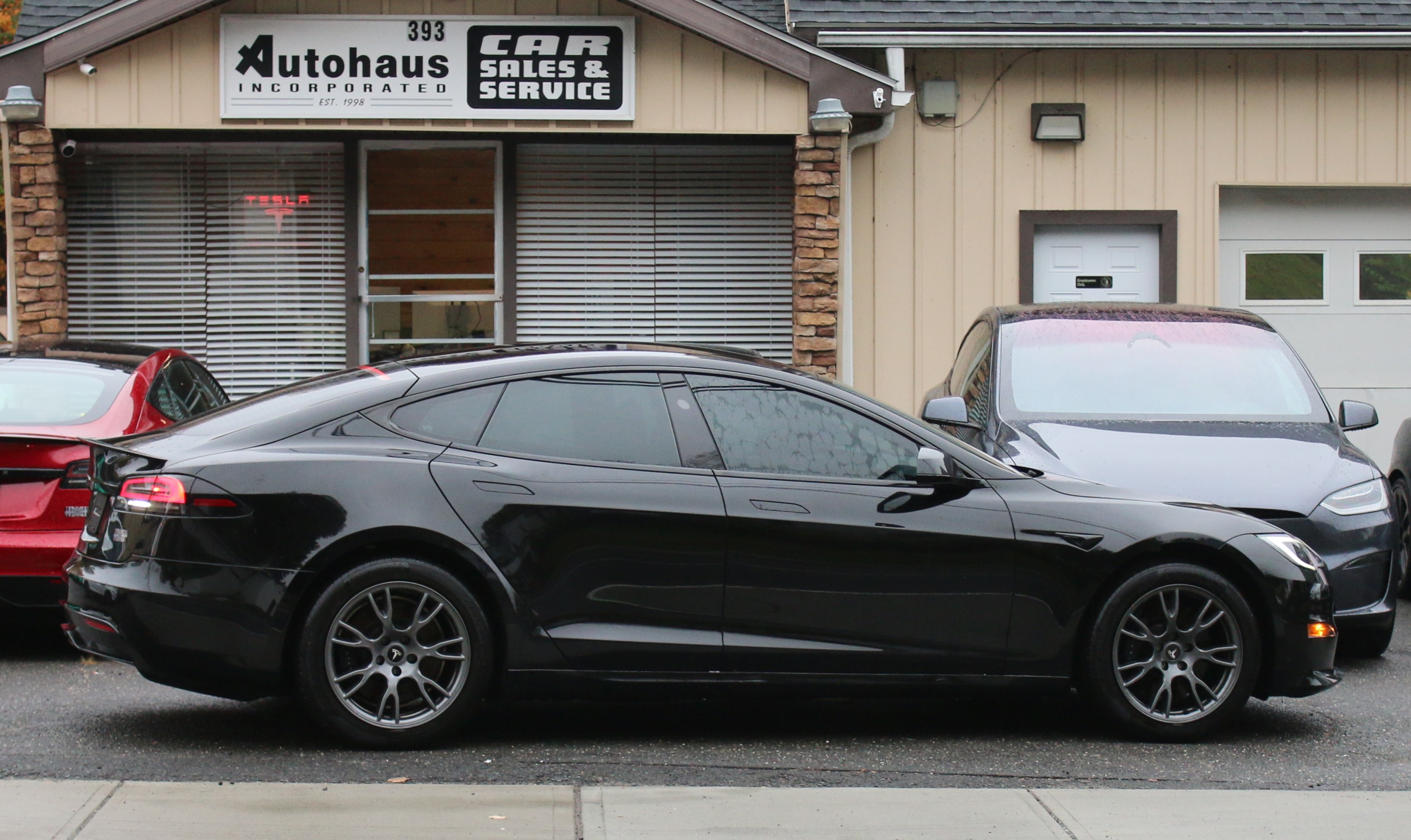 Used 2023 Tesla Model S AWD image 3