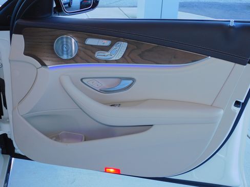 Used 2018 Mercedes-Benz E 300 image 25