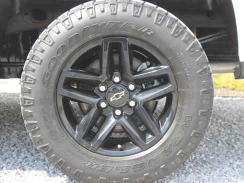 Used 2020 Chevrolet Silverado 1500 LT Trail Boss image 12