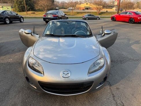 Used 2012 MAZDA MX-5 Miata Sport image 17