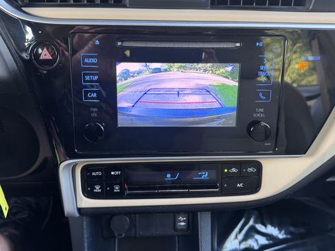 Used 2018 Toyota Corolla Sedan w/ LE Premium Package FWD image 6