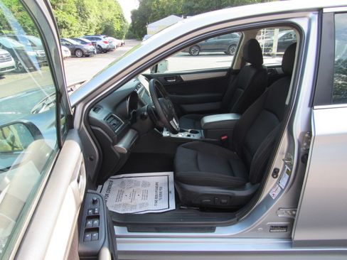 Used 2016 Subaru Legacy 2.5i Premium AWD/4WD image 18