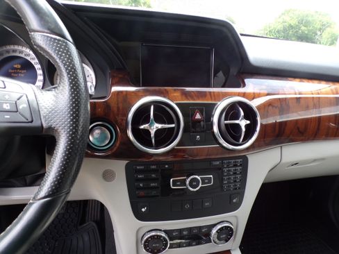 Used 2014 Mercedes-Benz GLK 350 image 11